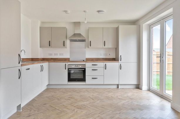 4 bedroom detached house to rent - Photo 1