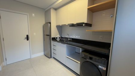 Apartamento com 1 quarto e 45m² para alugar em Centro, Florianópolis. - Foto 3