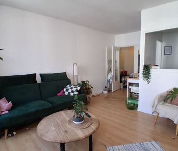 Location Appartement 2 pièces 37m² - Photo 2