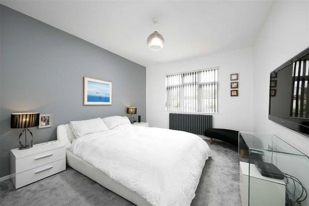 4 bedroom terraced house to rent - Photo 1