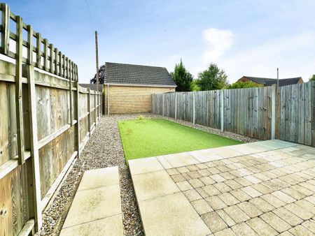 3 bedroom semi-detached house to rent - Photo 5