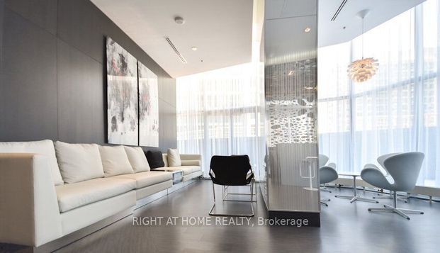 For Lease - 12 York Street Unit# 4702, Toronto, Ontario - Photo 1