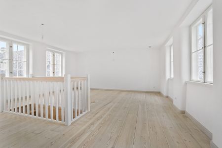 Spændende lejlighed i to plan i imponerende ejendom - Photo 5