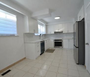 For Lease - 46 Conamore Crescent, Toronto, Ontario - Photo 2