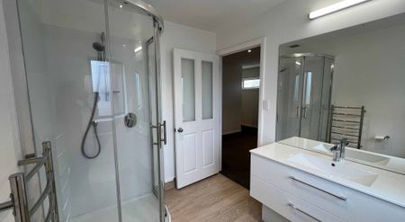 Prime location, wonderful lifestyle - Photo 2