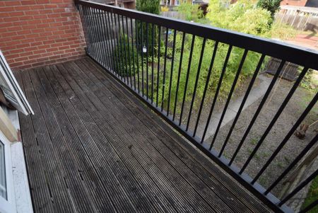 4 bedroom townhouse to rent - Photo 2