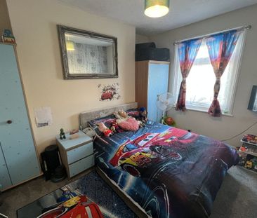 South Terrace, HASTINGS - Photo 3