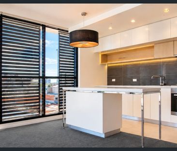 STUNNING APARTMENT WITH AMAZING VIEWS! - Photo 6