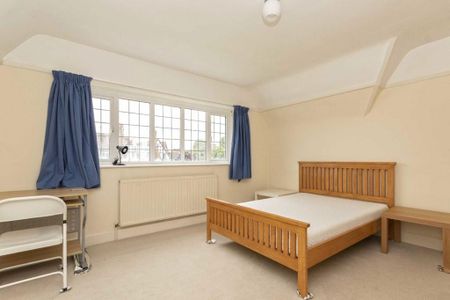 3 bedroom flat to rent - Photo 2