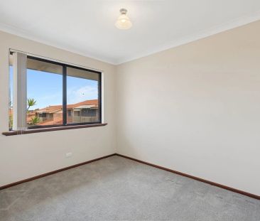 Stylish 3 Bedroom Townhouse in Peaceful Yokine Location - Photo 2