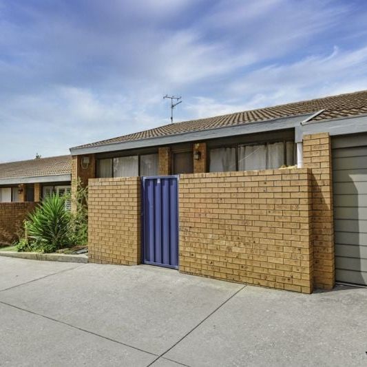 3/15 Mckeahnie Street, Queanbeyan - Photo 1