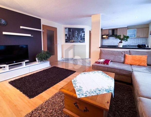 GROßZÜGIG GESCHNITTEN AUF 2 ETAGEN - Photo 1