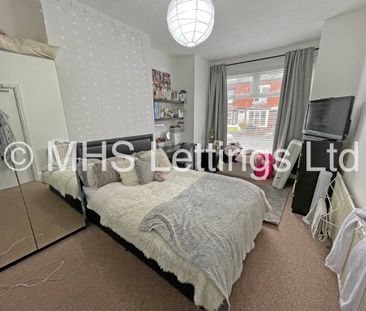 4 Bedroom Mid Terraced House for rent in Ash Road - Photo 4