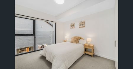 2 Bed room luxurious dual level townhouse - Photo 3