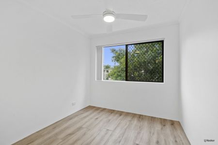 FURNISHED TWO BEDROOM RENOVATED UNIT - WALK TO BEACH! - Photo 3