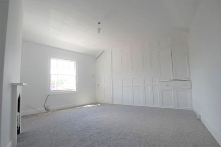 2 bedroom semi-detached house to rent - Photo 4