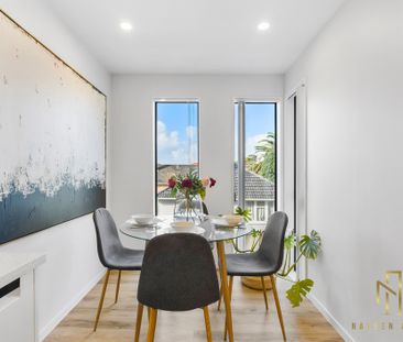 90d Kings Road, Panmure - Photo 2