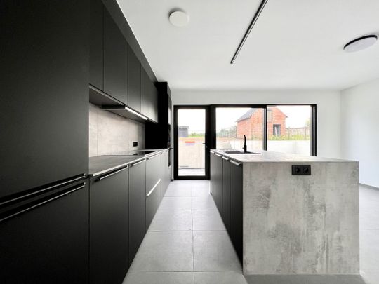 Instapklare passiefwoning met 4 slpks met tuin in Zonhoven - Photo 1