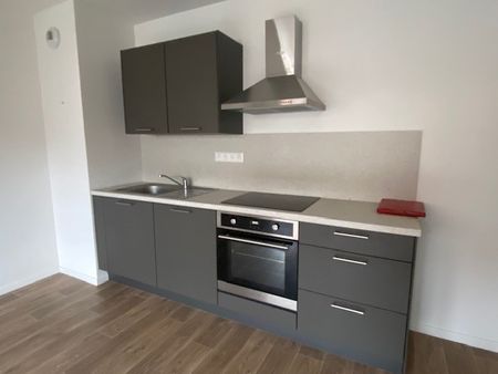 Location Appartement 3 pièces 62m² ARMENTIERES 59280 - Photo 4