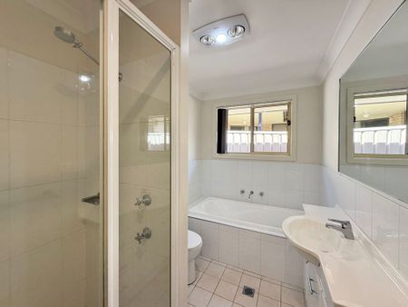 2/23 Eurimbla Street, Thornton - Photo 2