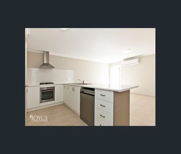 Bright Family Home! - Photo 4