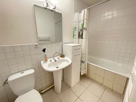 Location Appartement 1 pièce 32m² - Photo 3