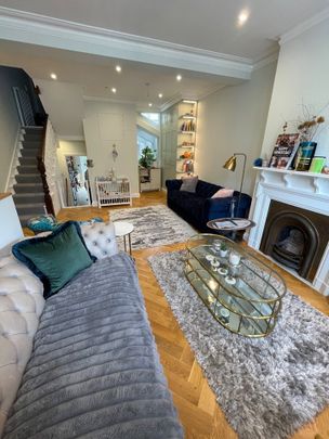 5 Bed Terraced House, Taybridge Road, SW11 - Photo 1
