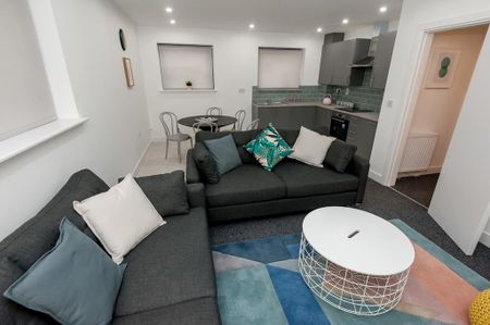 5 bedroom apartment to rent - Photo 2