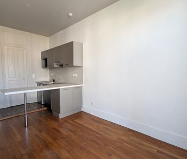 Location Appartement 1 pièce 23m² CHAMBERY 73000 - Photo 1