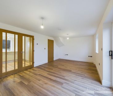 3 bedroom semi-detached house to rent - Photo 4