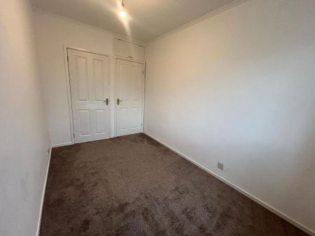 4 bedroom semi-detached house to rent - Photo 4