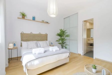 Carrer del Consell de Cent, Barcelona, Catalonia 08013 - Photo 5