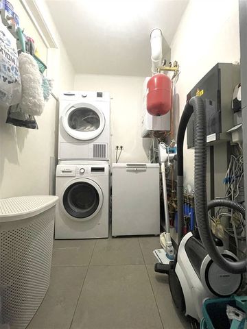 Gezellig en ruim gerenoveerd appartement op wandelafstand van station en centrum - Photo 2