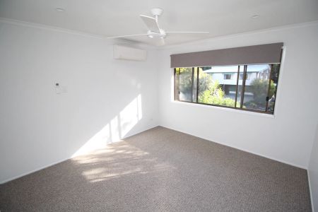 FULLY REFURBISHED, FAMILY HOME - Photo 3