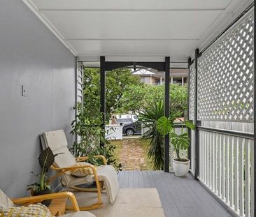 Fully Refreshed Family Home | Prime Holland Park Location | $730 Pe... - Photo 1