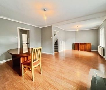 Gainsborough Avenue, Tilbury, RM18 - Photo 2