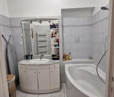 Location Appartement 3 pièces 69m² LYON 7ème - Photo 4