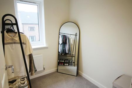 3 bedroom semi-detached house to rent - Photo 4