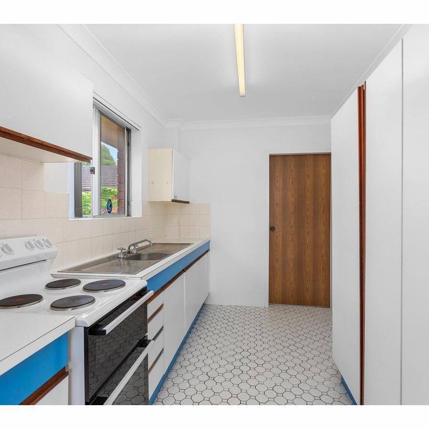 Two bedroom unit - Photo 1