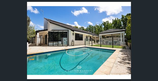 FULLY FURNISHED WITH 3, 6 OR 12 MONTH LEASE ON OFFER - Photo 1