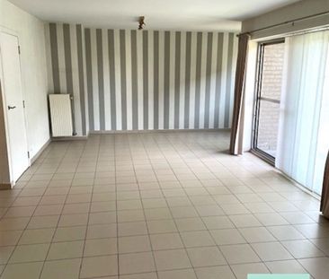 Rustig gelegen en verzorgd appartement met 2 slaapkamers en terras! - Photo 2