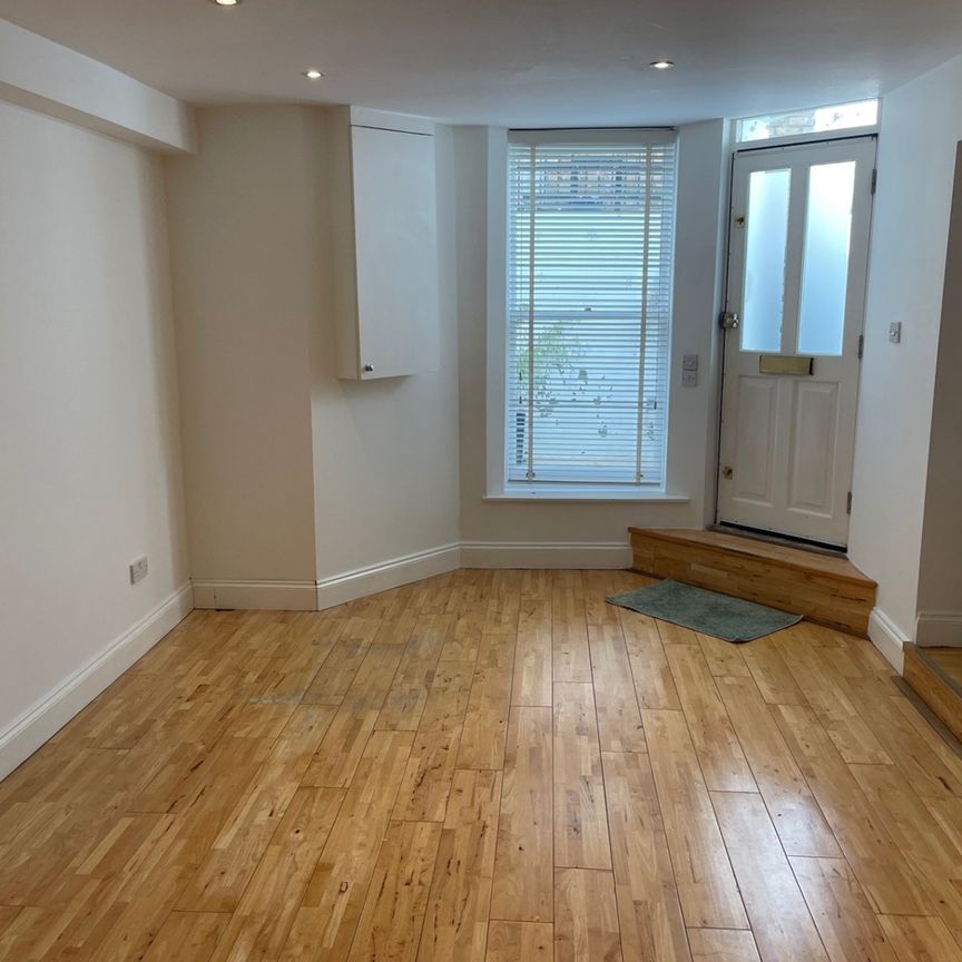 Studio Flat, Inderwick Road, N8 - Photo 1