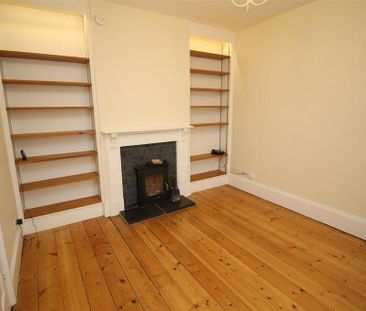 2 bedroom detached house to rent - Photo 2