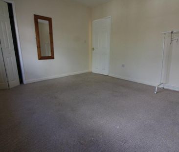 2 bedroom end of terrace house to rent - Photo 6