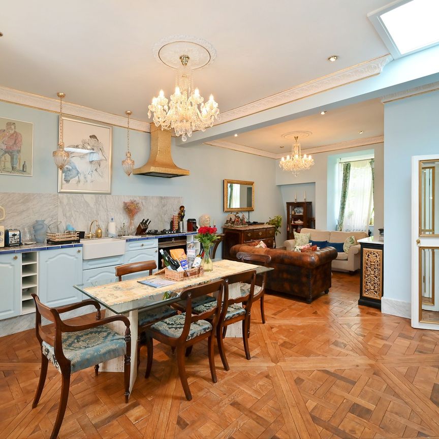 Sloane Gardens, Chelsea, London, SW1W - Photo 1