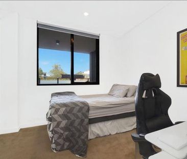 Modern 2-Bedroom Apartment in the Heart of Wolli Creek - Photo 1
