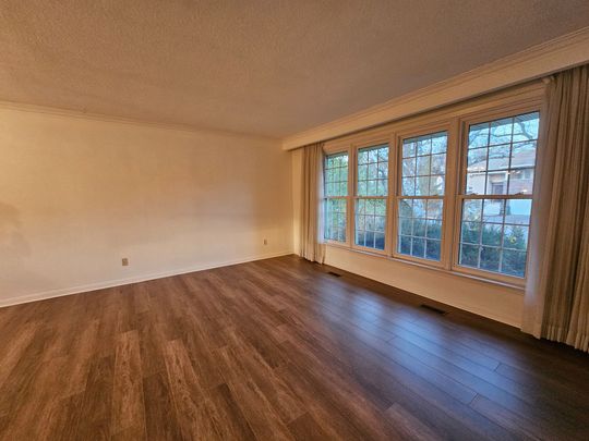 For Lease - 6 Fairhill Crescent, Toronto, Ontario - Photo 1