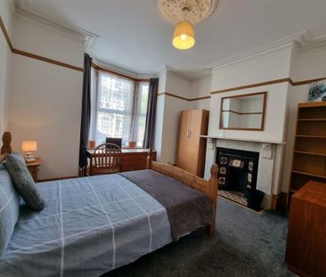 5 bedroom terraced house to rent - Photo 4