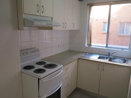 First Floor- 2 bedder - Photo 5