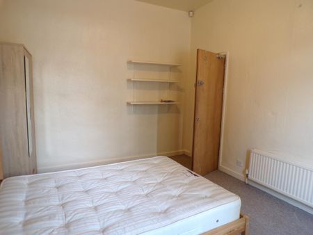 6 bedroom house to rent - Photo 2